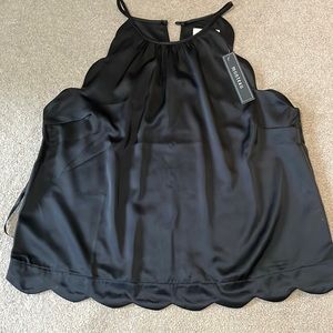 Monteau (L) black scallop trim tank